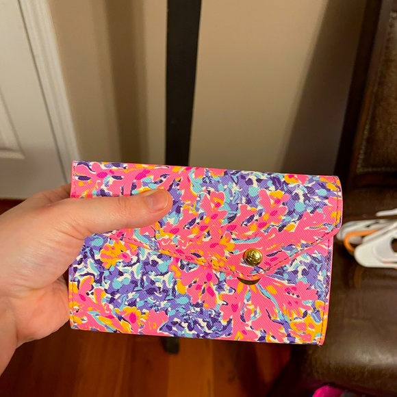 💕Lilly Pulitzer Sunglass Case💕 - Picture 4 of 4